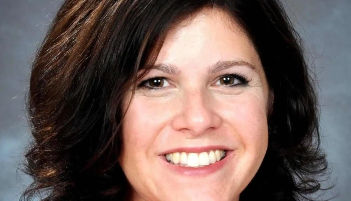 Edward Jones -    Financial Advisor Laura M Callaghan Cearepctmcpcar By Owner - Glencoe
