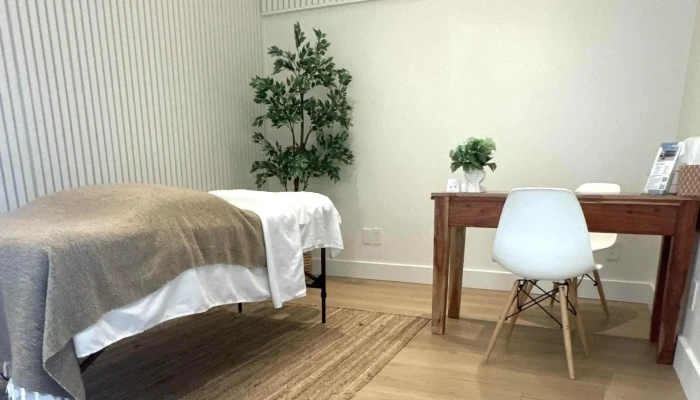 Evergreen Wellness Studio -    Massage Chiropractic Care Physiotherapy Naturopath Yoga Meditation Barrie - Barrie