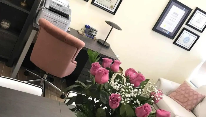 Farzaneh Yazdani Phd Ma Rp Heal To Thrive Psychotherapy And Counseling Center By Owner - Markham